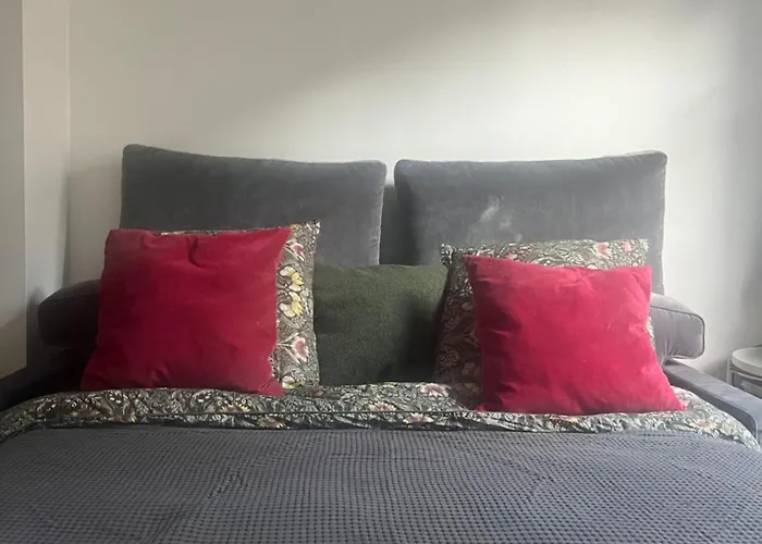 Bedroom In * Παρίσι